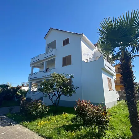 Guest house Kiwi - Near City Center Shkoder